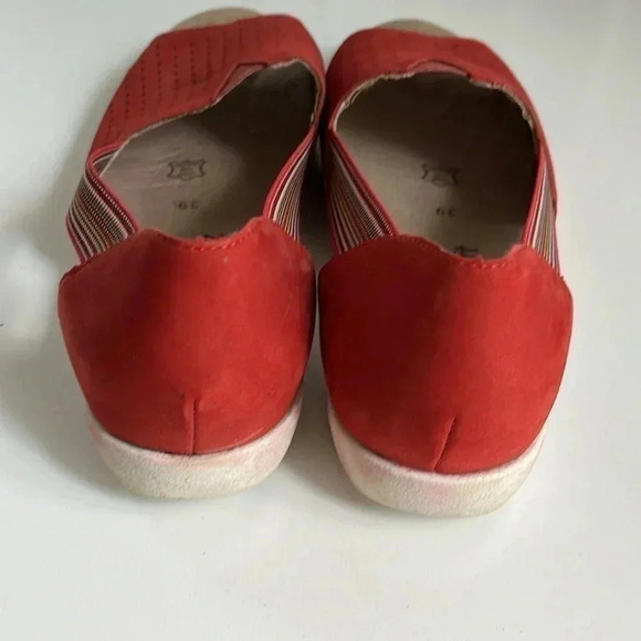 REMONTE Soft Women’s 39 8.5 Sandals Perforated Leather Elastic Red Comfort - Picture 4 of 9